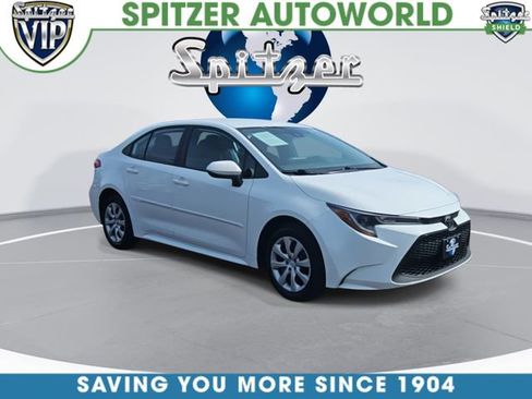Used 2022 Toyota Corolla LE image 2