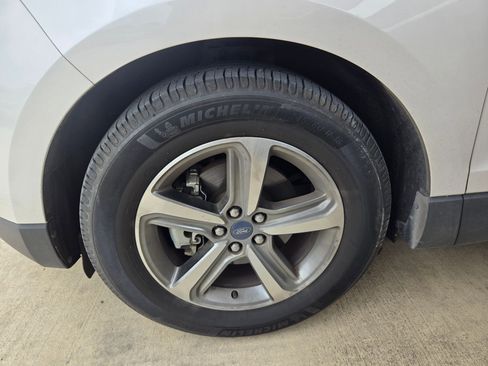 Used 2019 Ford Edge SEL w/ Equipment Group 201A FWD image 10