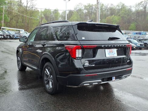 Certified 2025 Ford Explorer Active w/ Active Comfort Package AWD/4WD image 6