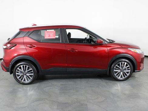Certified 2024 Nissan Kicks SV FWD image 15