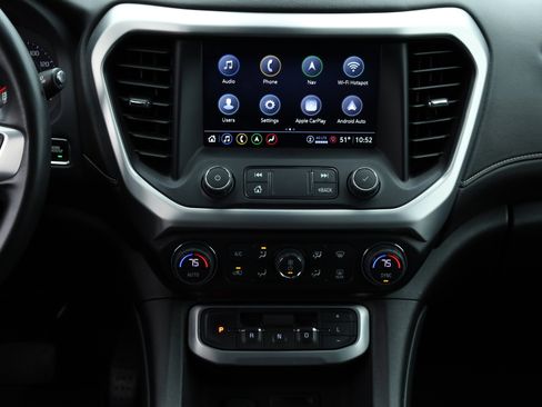 Used 2023 GMC Acadia SLT image 10