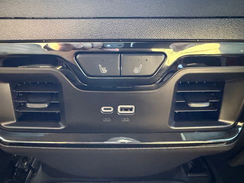 Used 2024 Chevrolet Silverado 1500 ZR2 w/ Technology Package AWD/4WD image 34