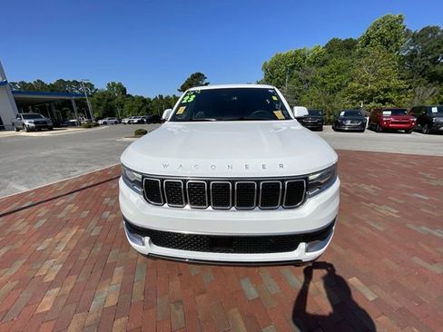 Used 2022 Jeep Wagoneer Series I RWD image 2