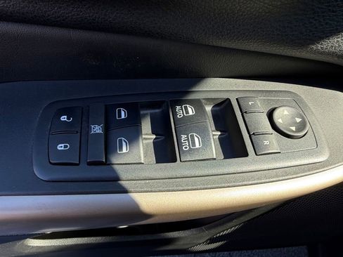 Used 2018 Jeep Cherokee Limited w/ High Altitude Package image 21