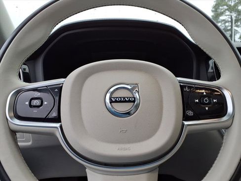 Certified 2025 Volvo S60 T8 Ultra w/ Climate Package image 27