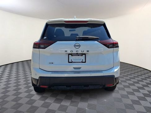 Certified 2026 Nissan Rogue SV FWD image 7