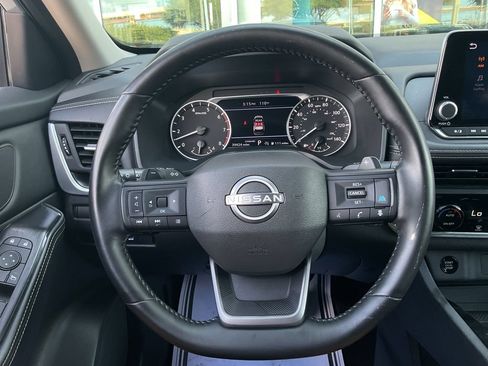 Used 2025 Nissan Rogue SV FWD image 32