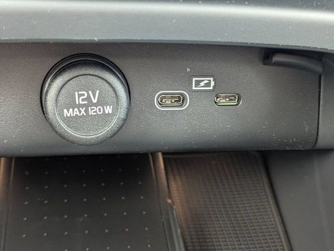 Certified 2026 Volvo XC40 B5 Core AWD/4WD image 25