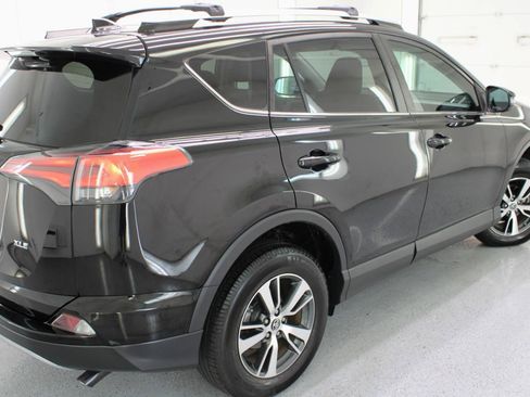 Used 2017 Toyota RAV4 XLE FWD image 14