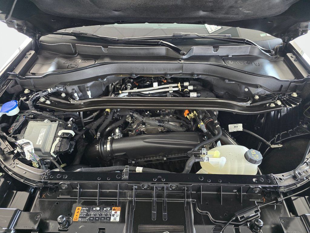 Used 2025 Ford Explorer ST-Line AWD/4WD image 12