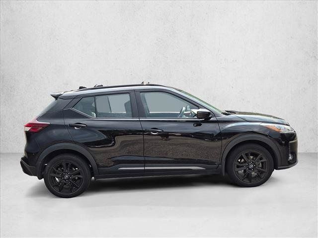 Used 2024 Nissan Kicks SR w/ SR Premium Package FWD image 4