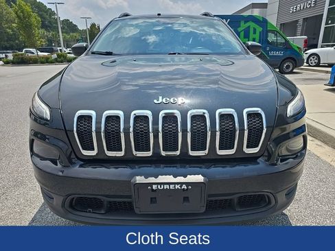 Used 2016 Jeep Cherokee Sport FWD image 2