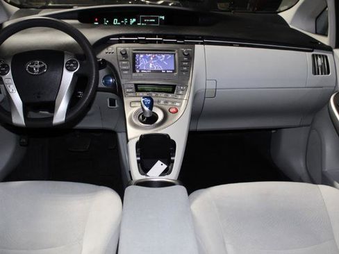 Used 2014 Toyota Prius Three image 32