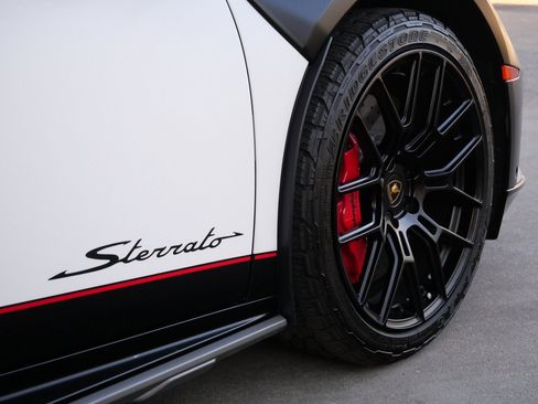 Used 2023 Lamborghini Huracan Sterrato image 13
