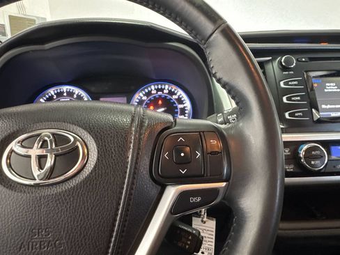 Used 2015 Toyota Highlander Plus AWD/4WD image 13