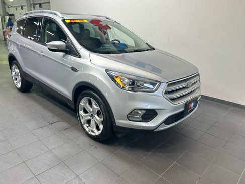 Used 2019 Ford Escape Titanium AWD/4WD image 2
