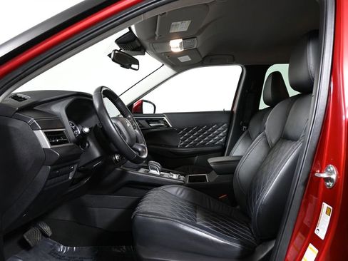 Used 2022 Mitsubishi Outlander SEL image 3