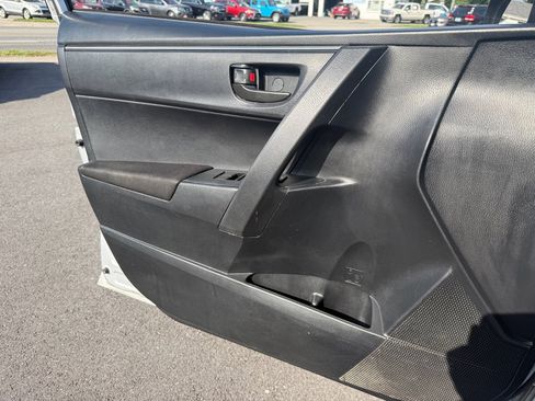 Used 2014 Toyota Corolla L FWD image 19