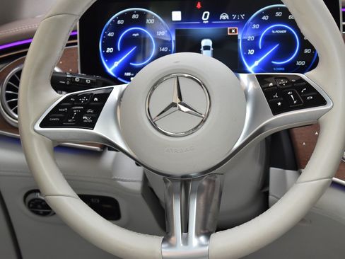 Used 2023 Mercedes-Benz EQE 350+ 4MATIC SUV w/ Exclusive Trim Package image 23
