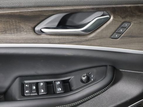 New 2026 Jeep Grand Cherokee Limited w/ Limited Altitude Package image 19