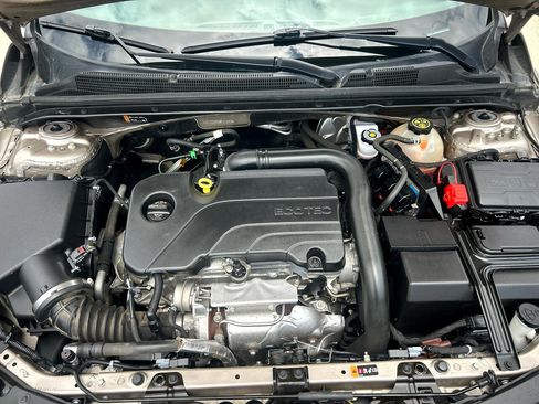 Used 2022 Chevrolet Malibu LT image 16