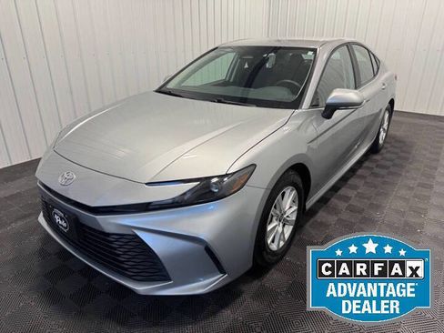 Used 2025 Toyota Camry LE w/ Convenience Package FWD image 1