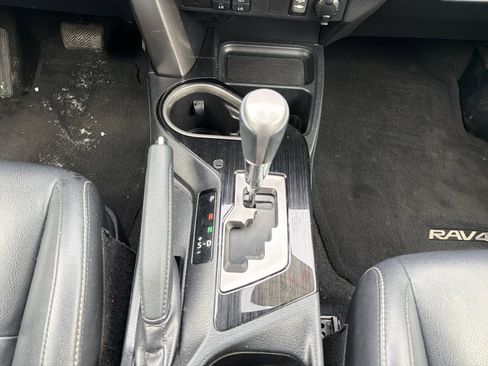 Certified 2018 Toyota RAV4 Limited image 20