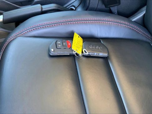 Used 2024 Jeep Gladiator Rubicon image 14