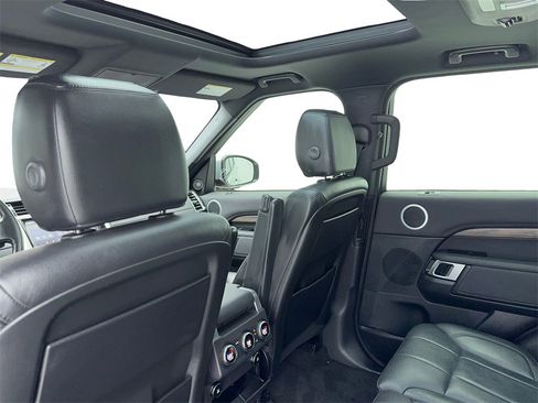Used 2020 Land Rover Discovery HSE image 44