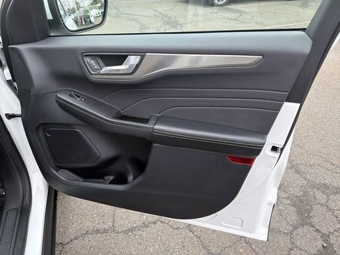 Used 2022 Ford Escape Titanium w/ Class II Trailer Tow Package image 14