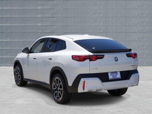 Used 2025 BMW X2 xDrive28i AWD/4WD image 3