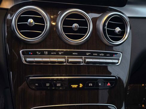 Used 2022 Mercedes-Benz GLC 300 4MATIC image 28