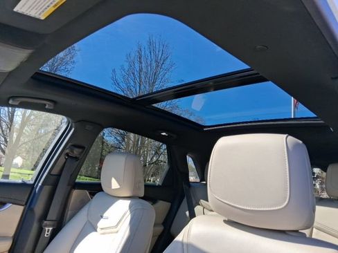 Used 2018 Cadillac XT5 Luxury w/ Driver Awareness Package image 13