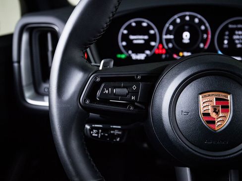 Certified 2026 Porsche Cayenne image 17