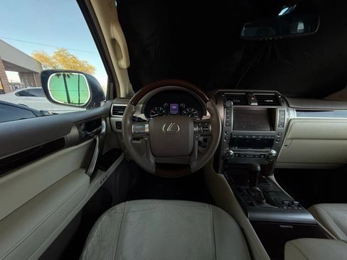 Used 2015 Lexus GX 460 image 59