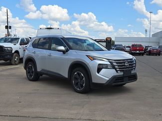 Used 2024 Nissan Rogue SV AWD/4WD video 3