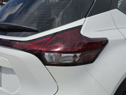 Used 2023 Nissan Kicks SV FWD image 14