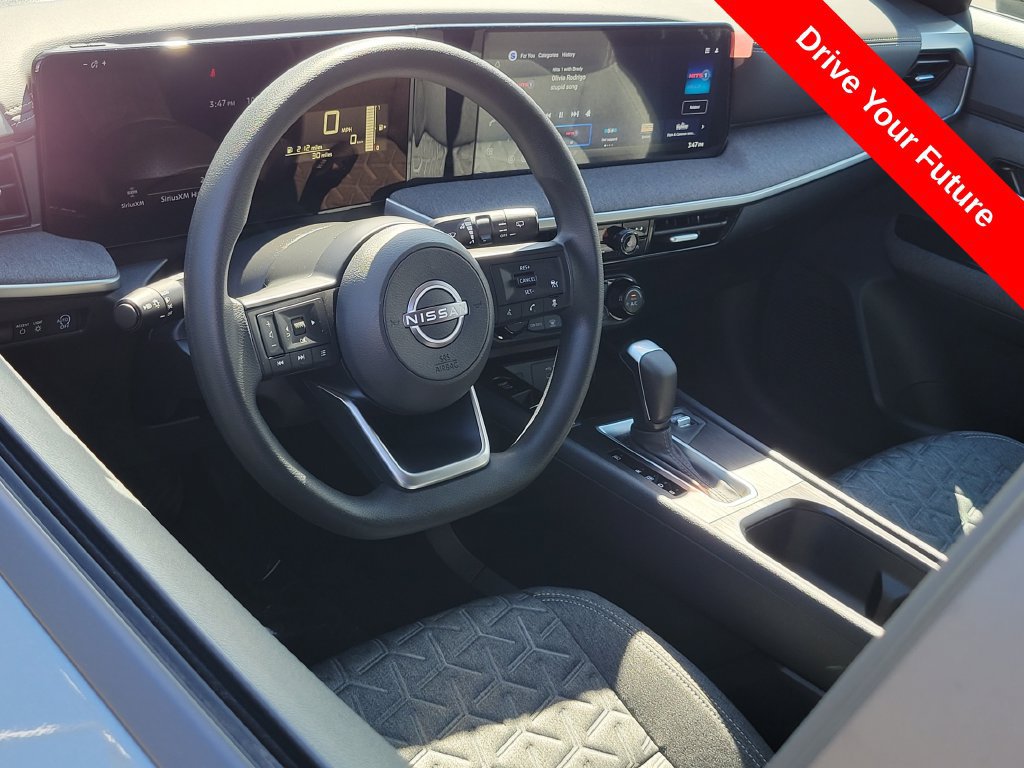Used 2026 Nissan Kicks SV w/ SV Premium Package FWD image 5