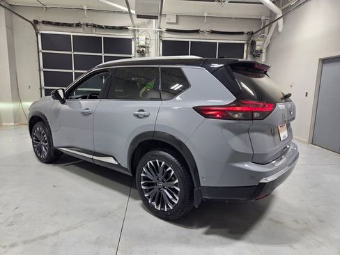 Used 2024 Nissan Rogue Platinum AWD/4WD image 9