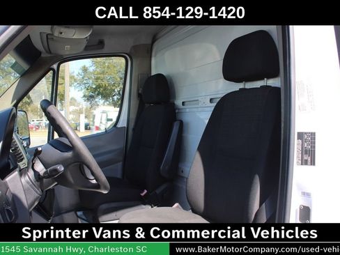 Used 2015 Freightliner Sprinter 3500 RWD image 23