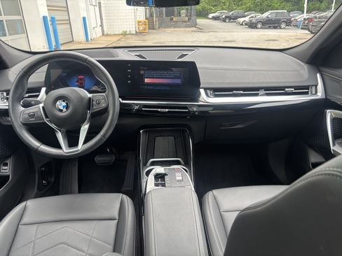 Used 2025 BMW X2 xDrive28i AWD/4WD image 7