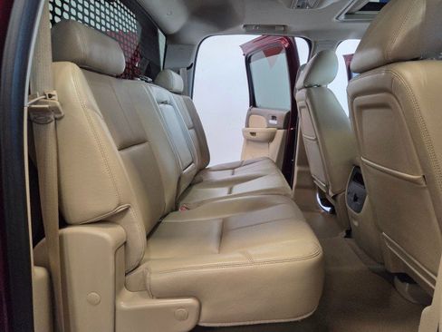 Used 2013 Chevrolet Silverado 2500 LTZ w/ LTZ Plus Package image 9