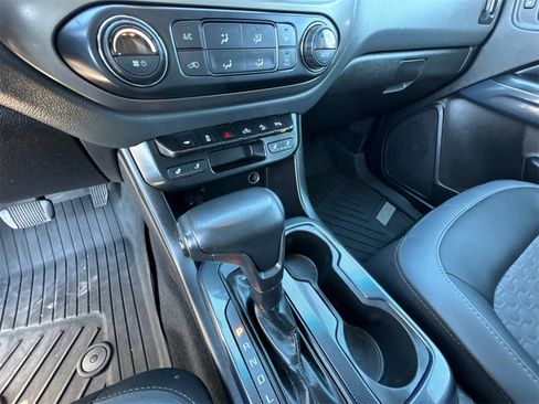 Used 2019 Chevrolet Colorado Z71 w/ Z71 Midnight Edition image 32