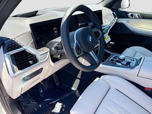New 2026 BMW X5 xDrive50e w/ Executive Package AWD/4WD image 26