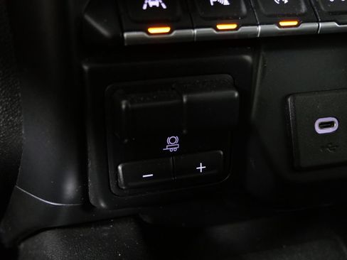 Used 2019 GMC Sierra 1500 SLT w/ SLT Premium Plus Package AWD/4WD image 31