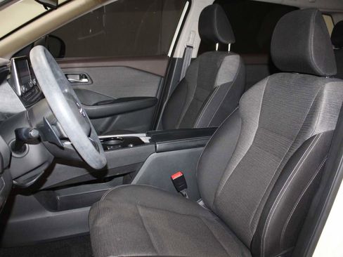 Used 2022 Nissan Rogue SV image 12