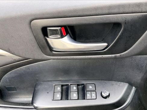 Used 2019 Toyota Highlander SE AWD/4WD image 36