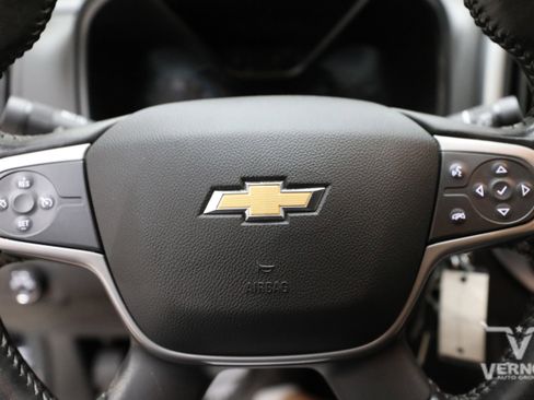 Used 2022 Chevrolet Colorado LT RWD image 21