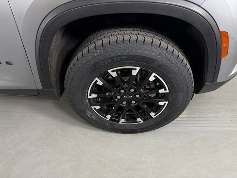 Certified 2025 Chevrolet Traverse Z71 AWD/4WD image 12