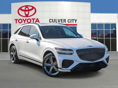 Used 2023 Genesis GV70 2.5T w/ Sport Prestige Package image 1